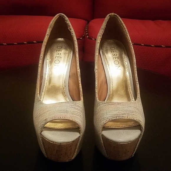 Pumps - Picture 3 of 8